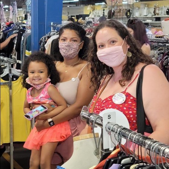 POSH N SIP ANNOUNCEMENTS / POSHMARK’S 12th BIRTHDAY CELEBRATION BURBANK, CA - Picture 10 of 14